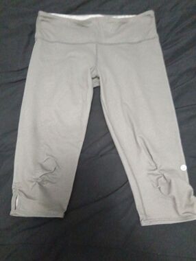 Vintage Lululemon Size 8 In The Flow Crop Leggings -Grey Sage